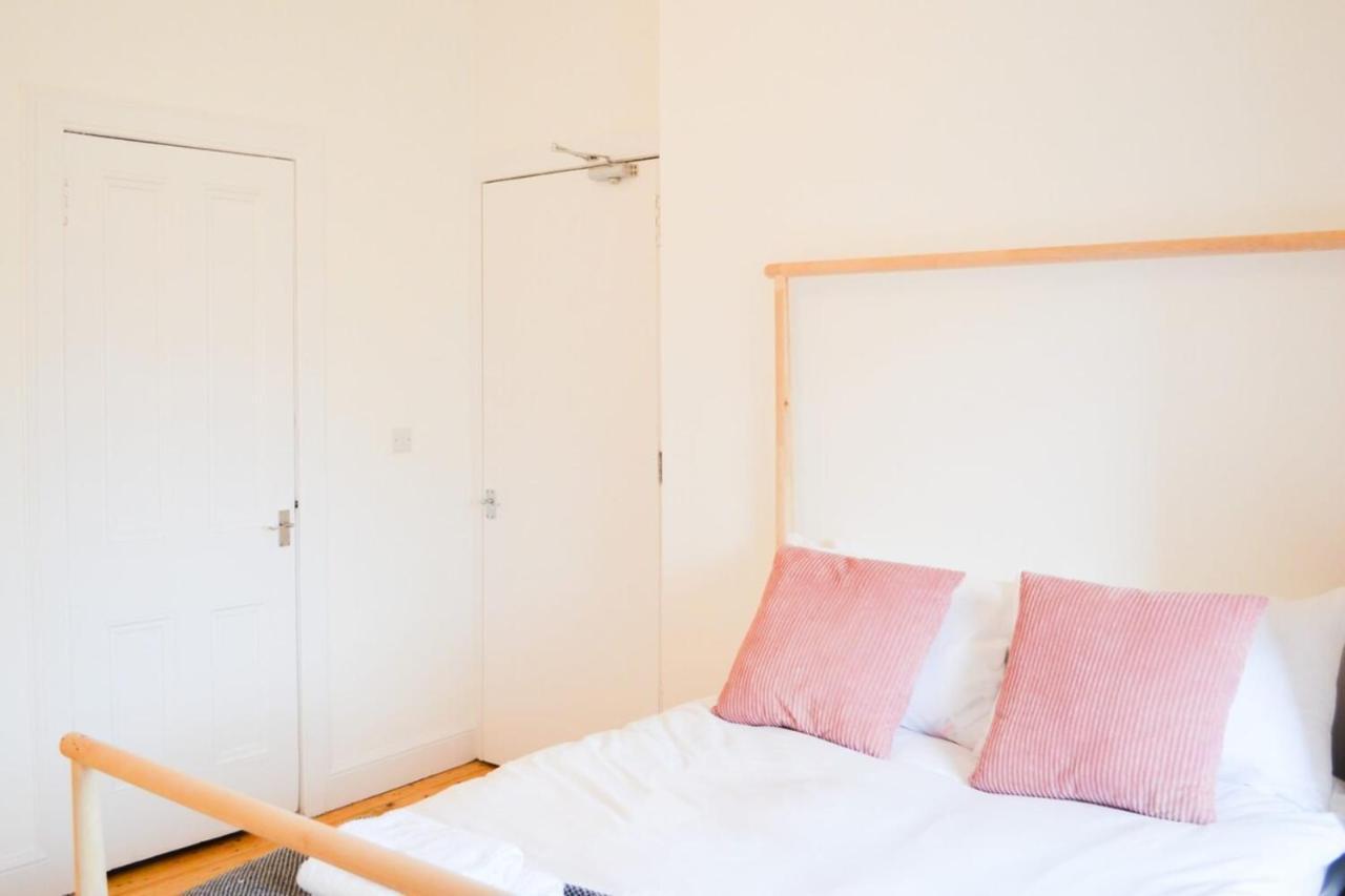Modern 1 Bedroom Flat In The Heart Of EDI Exterior photo